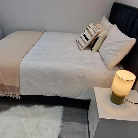 شقة Modern Living Balnacart